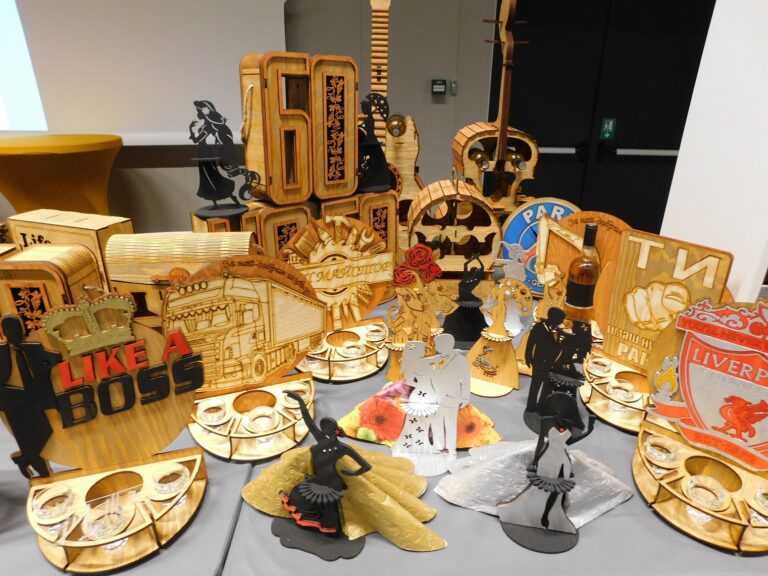 С уникални подаръци и сувенири впечатлява изложението в Бизнес Център Велико Търново