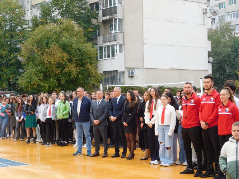 Мирослава Петрова е новият носител на наградата на СУ „Вела Благоева“