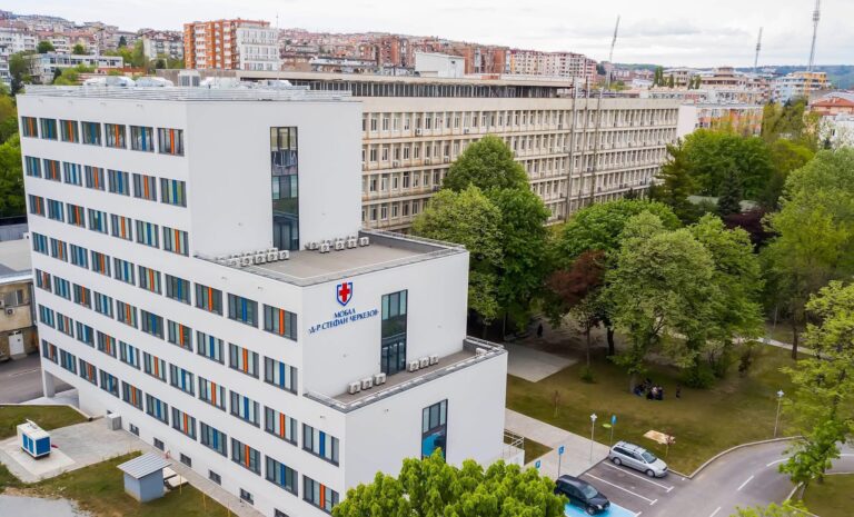 Областната болница очаква нови  специализанти по 25 специалности