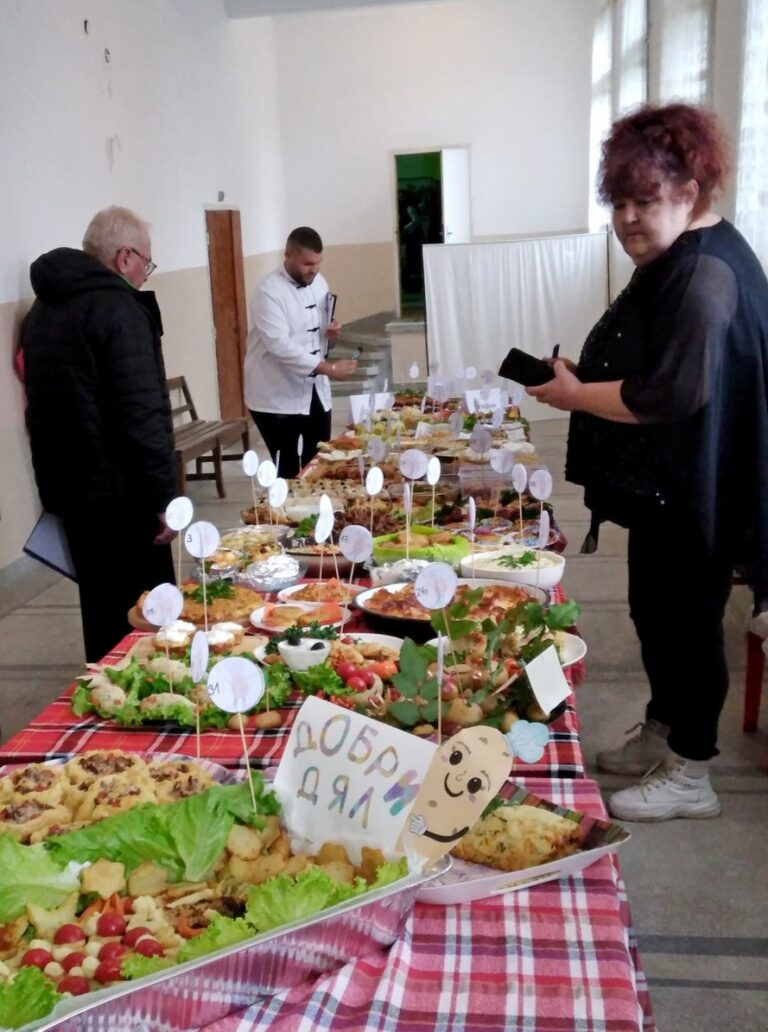   В Добри дял 64 гозби се състезаваха в деветия Празник на картофа