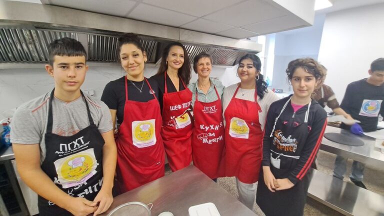 Здравословни и вкусни изкушения сътвориха  ученици в ПГХТ „Проф. д-р Асен Златаров“