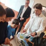 Последни | Пилот на самолет, возил Мика Хакинен  и Дейвид Култхард, гостува на ученици