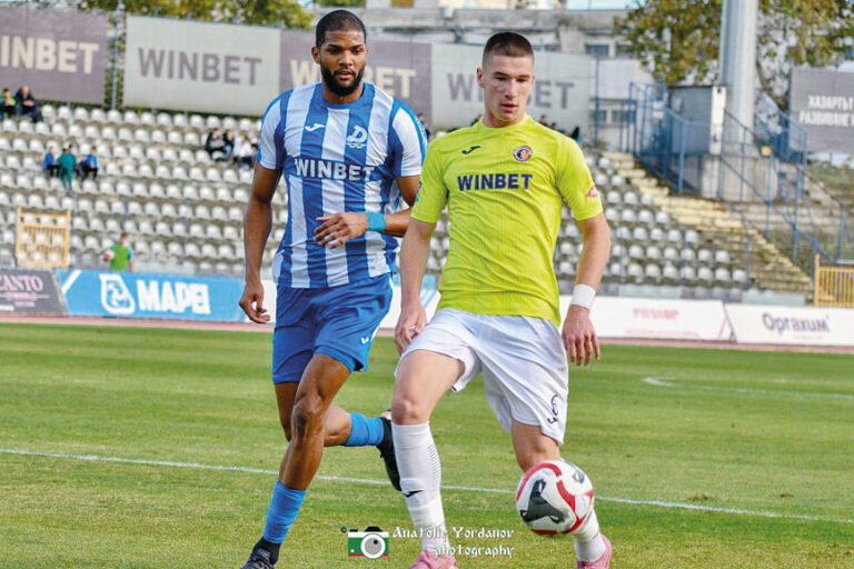 Стивън Стоянчов с гол за България U19