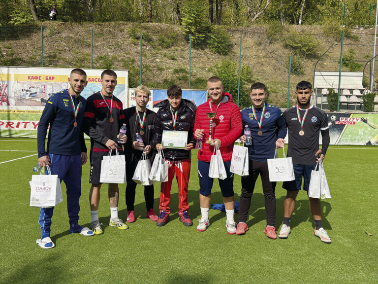 2945 лв. събраха младежи в благотворителен турнир