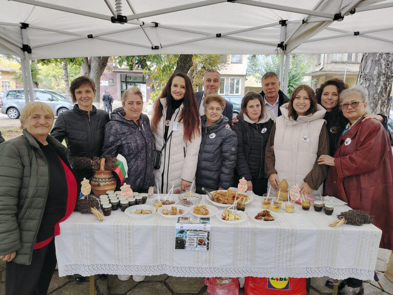 Горна Оряховица | Маджун и сладка от глухарчета, магарешки бодил и борови връхчета с мащерка опитаха гостите на Празника на захарната метла в Стрелец
