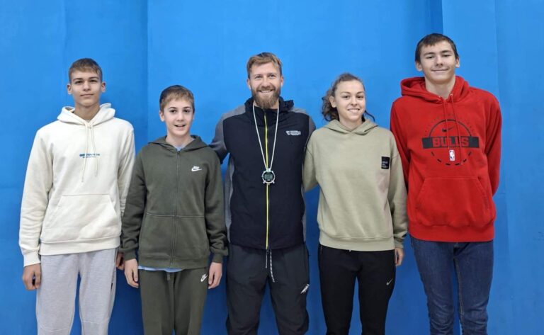 Фитнес инструктор от “Живот на кантар”  изготвя фитнес план за търновски плувци