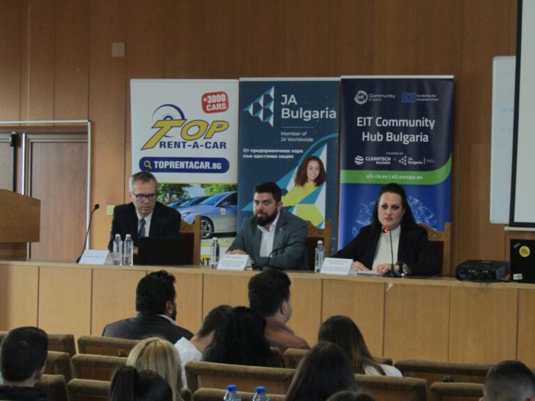 Общество | Над 100 млади иноватори събра  инициативата „Пътят на предприемача“