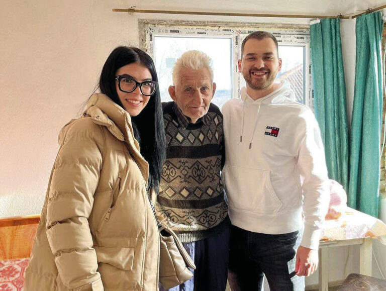 Финансист събира средства  за старите хора в Балкана