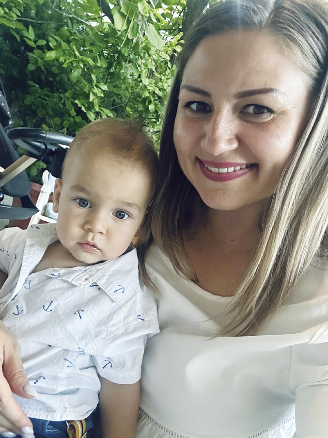 Маникюристка дарява оборота си за благотворителна кауза