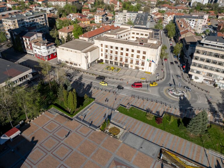 Община Горна Оряховица е готова и за въвеждане, а при централно решение – и за отмяна на новия метод „замърсителят плаща“ за такса „смет“