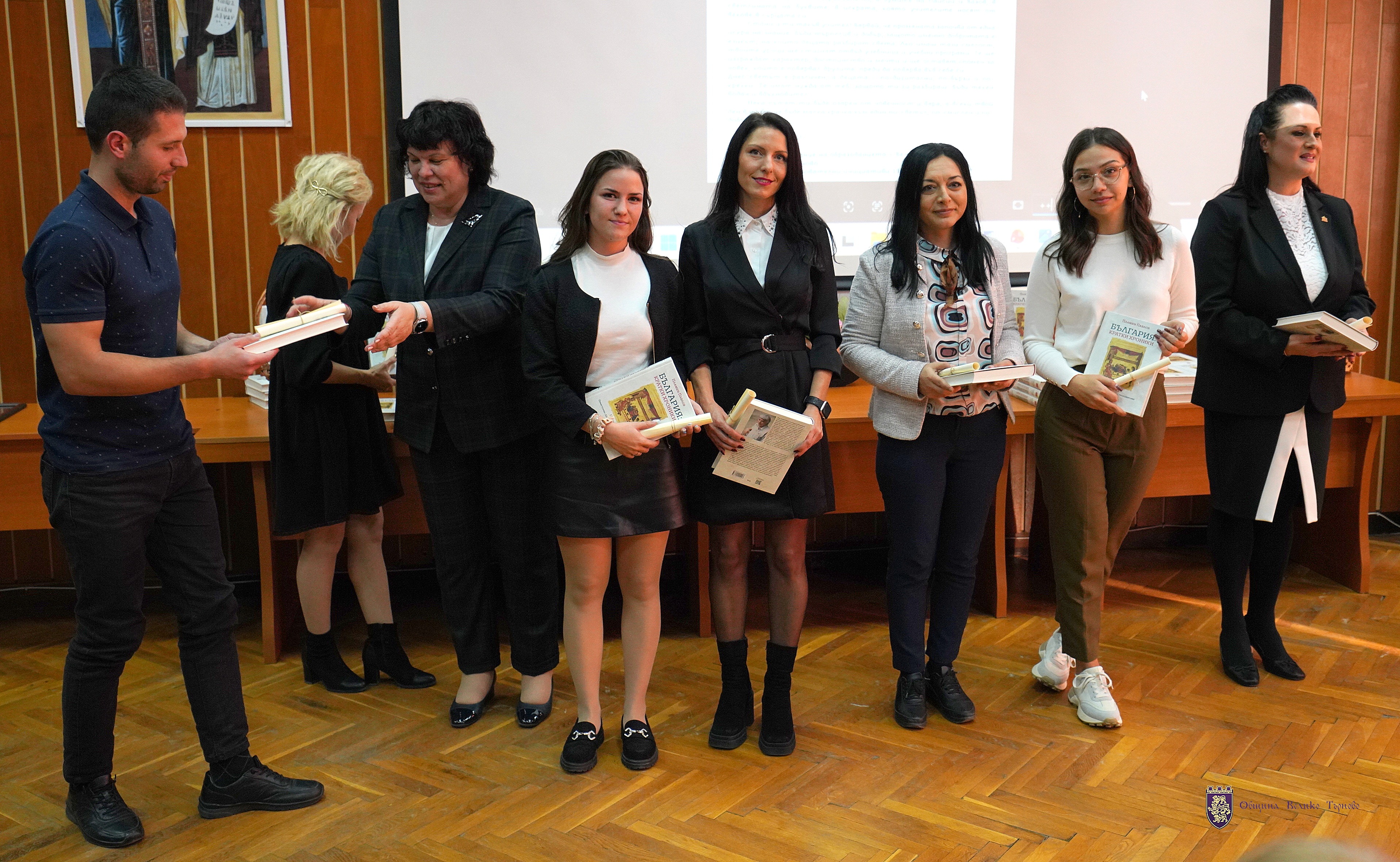 Отличиха младите учители за  Деня на народните будители