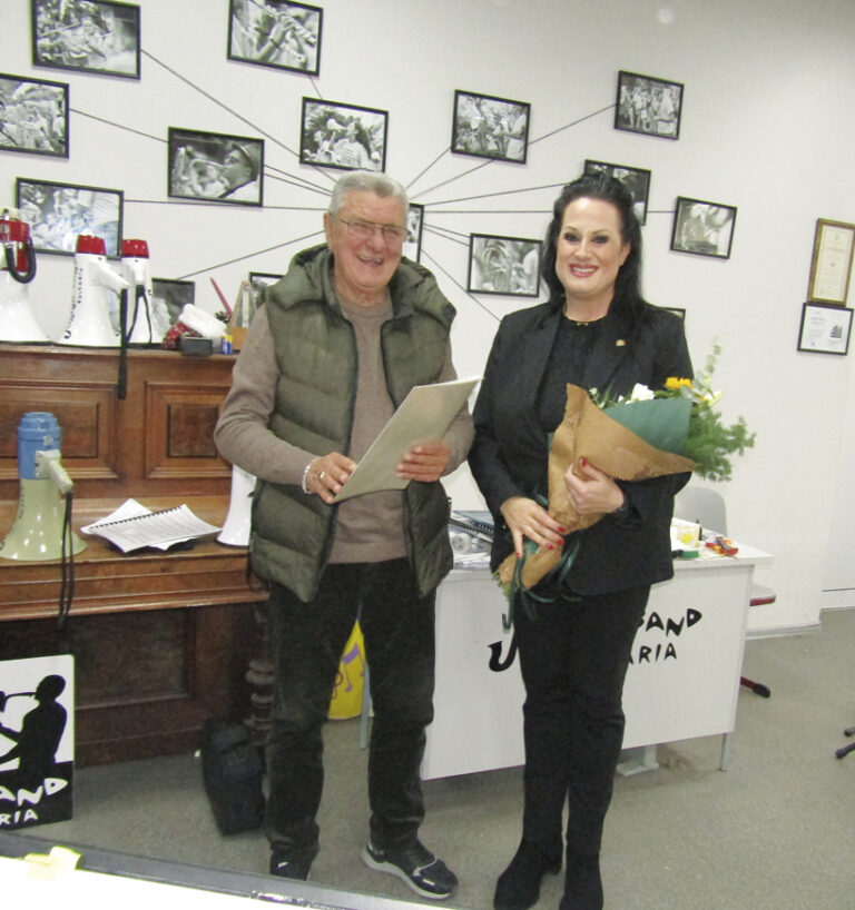 Общество | Почетоха 80-годишния  Иван Иванов –  музикален педагог и  пазител на традициите