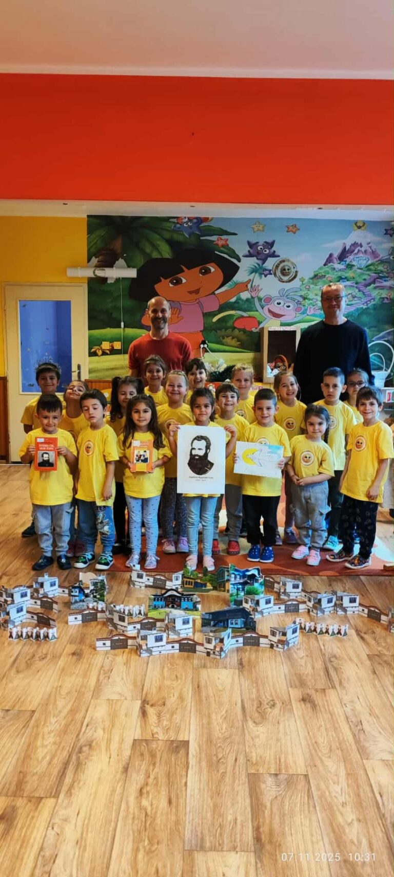 Култура | Децата от ДГ “Щастливо детство” в Горна Оряховица и “Движение на просветителите” отбелязаха рождения ден на Любен Каравелов