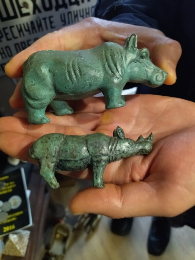 Спипаха артефакти и дрога в дома на имяняр