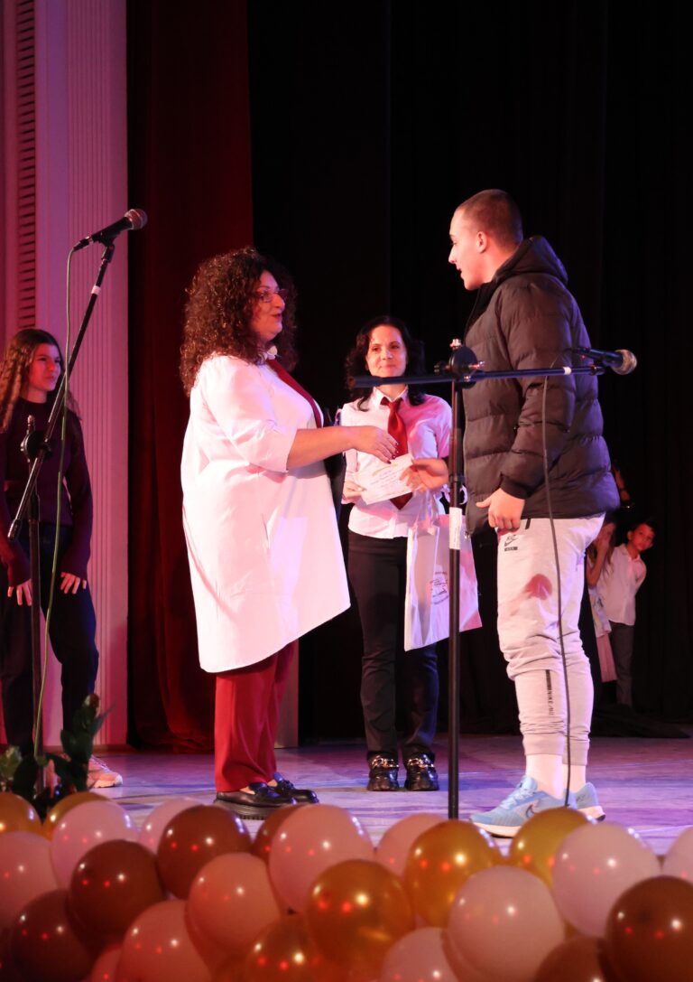 Лясковското начално училище почете патрона си Цани Гинчев по случай 190 години от рождението му