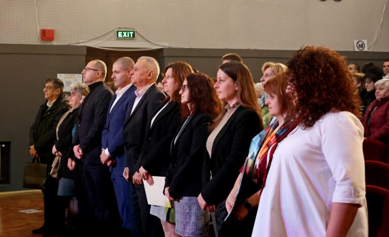 Лясковското начално училище почете патрона си Цани Гинчев по случай 190 години от рождението му