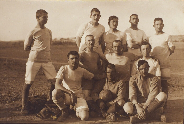 Белогвардейският ФК “Галиполи” показва пръв тънкостите на футбола в Търново