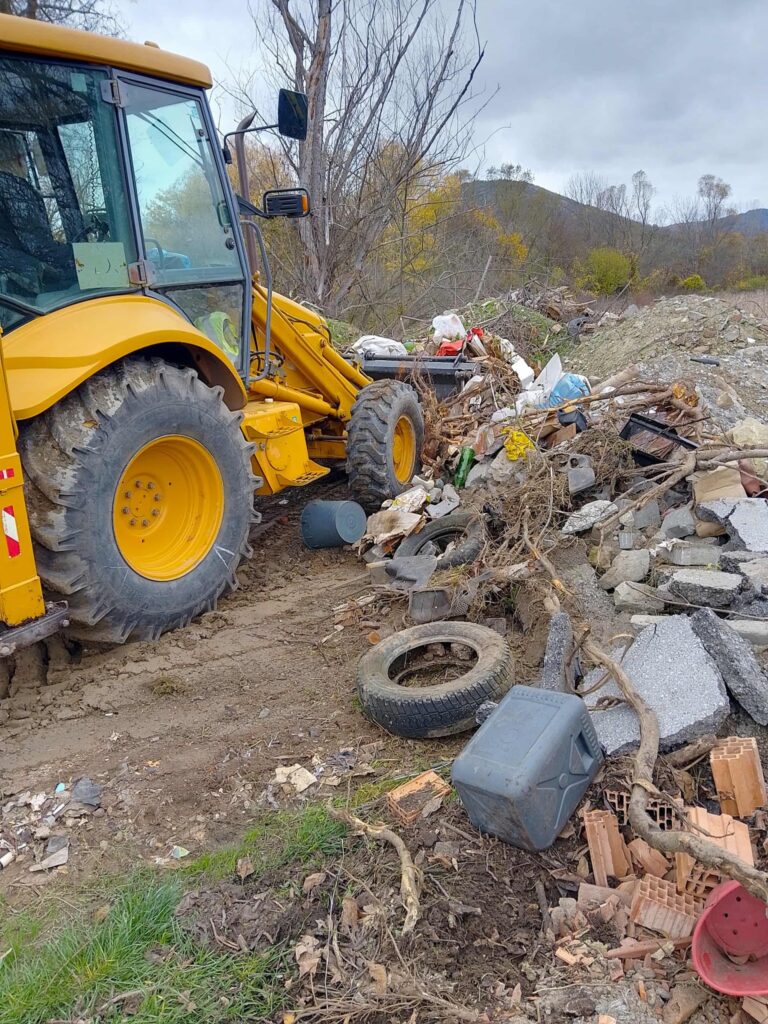 Общество | Видеокамери ще следят за  незаконни сметища в Дебелец