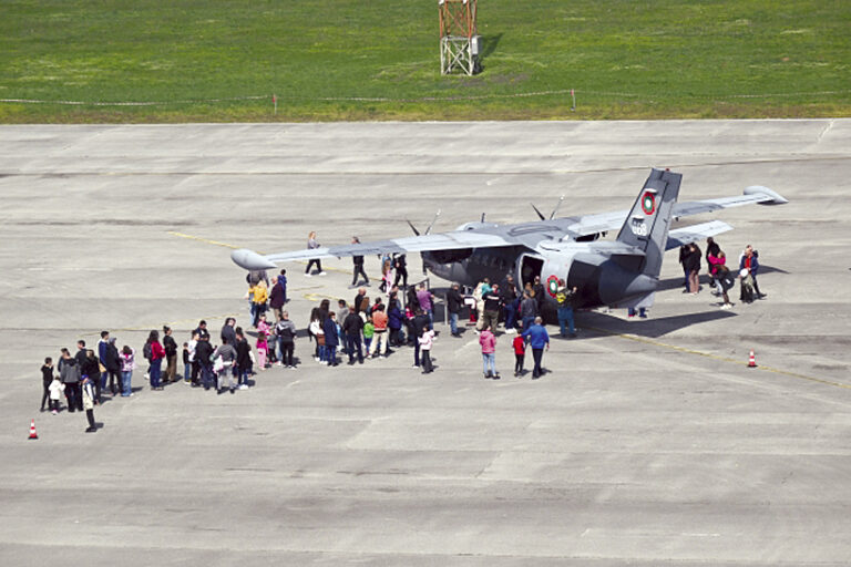 Пари и власт | Николай Рашков: “Да отпаднат ограниченията  за прием на пътнически самолети на летището”