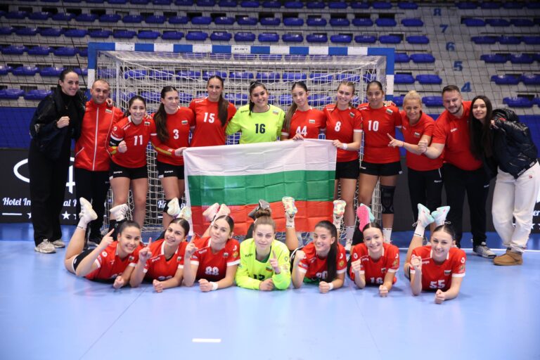 Триумф за етърки с националния екип