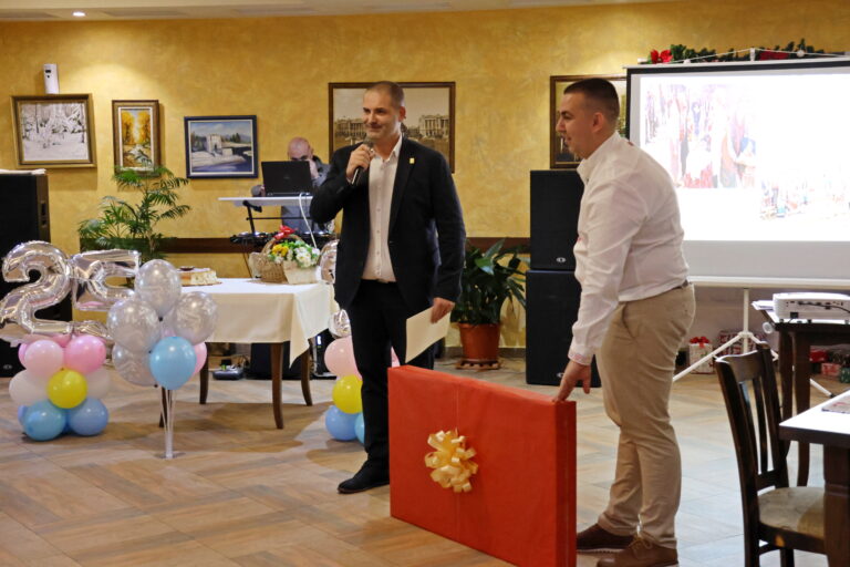 Лясковският клуб „Мазневска чешмичка“ отпразнува две важни годишнини в Деня на християнското семейство