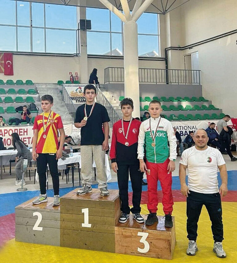 Елена | Бронз за еленския клуб “Дан Колов”  от състезание в Разград