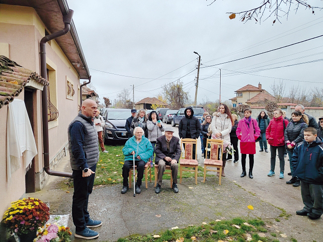 Димитър Бочков пресъздал уникалния парк “Гюел” в дома си в Драганово