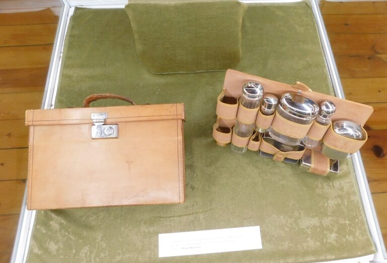 Горещи новини | Лични вещи на Стамболов са част от изложбата с дарения на Регионалния исторически музей