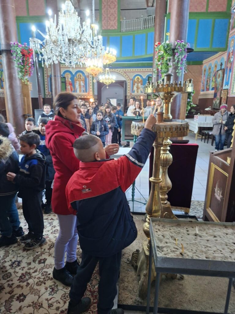 На Въведение Богородично ученици от Поликраище посетиха църквата “Св. Марина” в селото