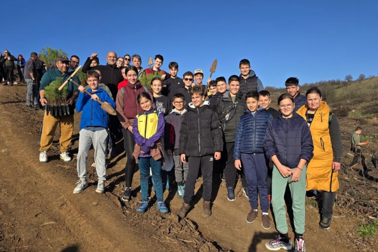 Великотърновци засадиха над 6000 дръвчета на „Гарга баир“