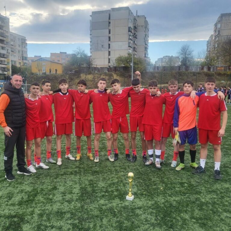 Спорт | ПМГ “Васил Друмев”  общински първенец по  футбол за 810 клас