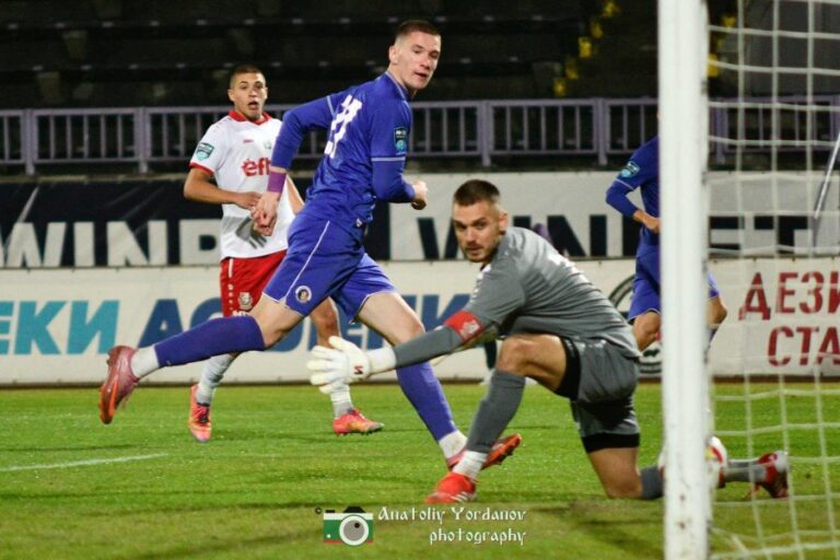 Горещи новини | От Разград искат отлагане на мача “Лудогорец-2” – “Етър”