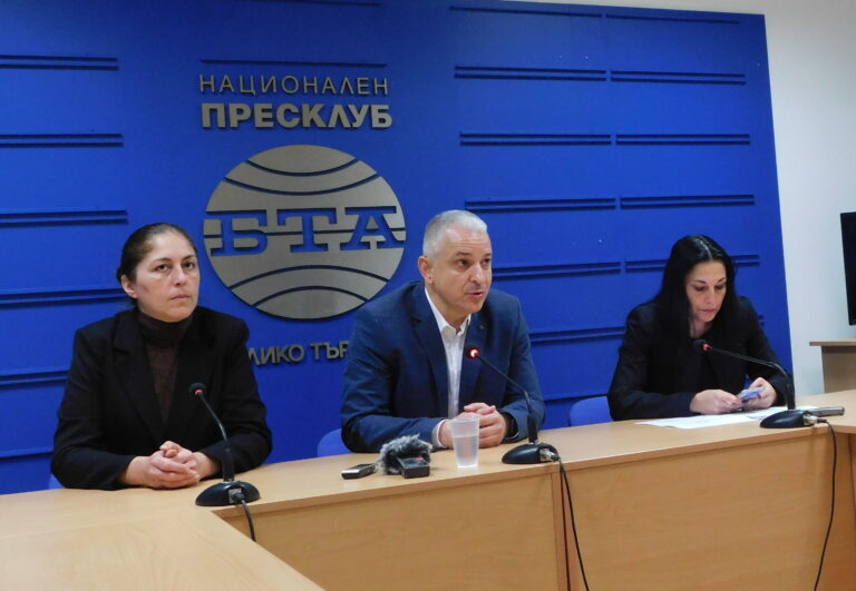 Горещи новини | Ангел Янчев: „Бойко Борисов и ВМРО  докараха „Кроношпан“ във В. Търново“