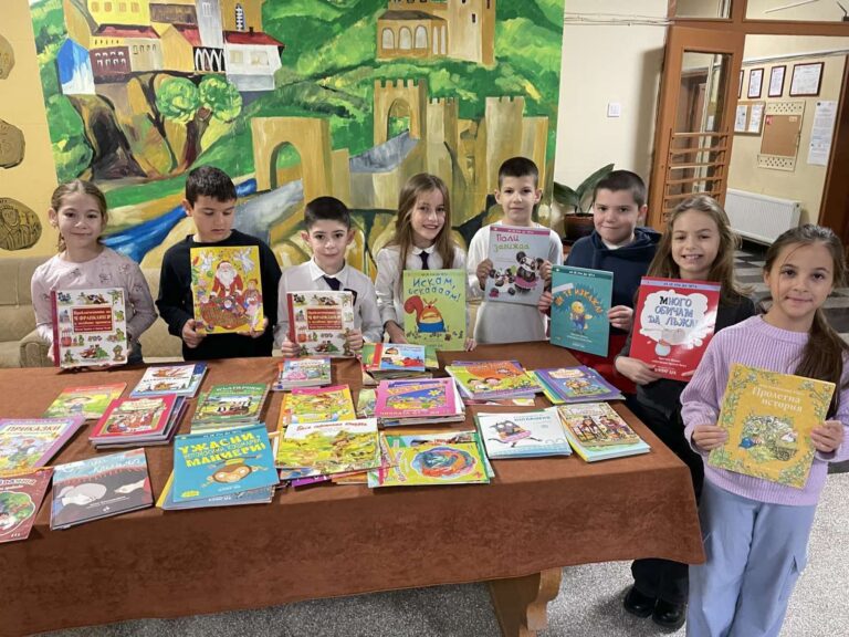 763 детски книжки събраха учениците от ОУ „Св. Патриарх Евтимий“ в подкрепа на кампанията „Заедно даряваме детски книжки“