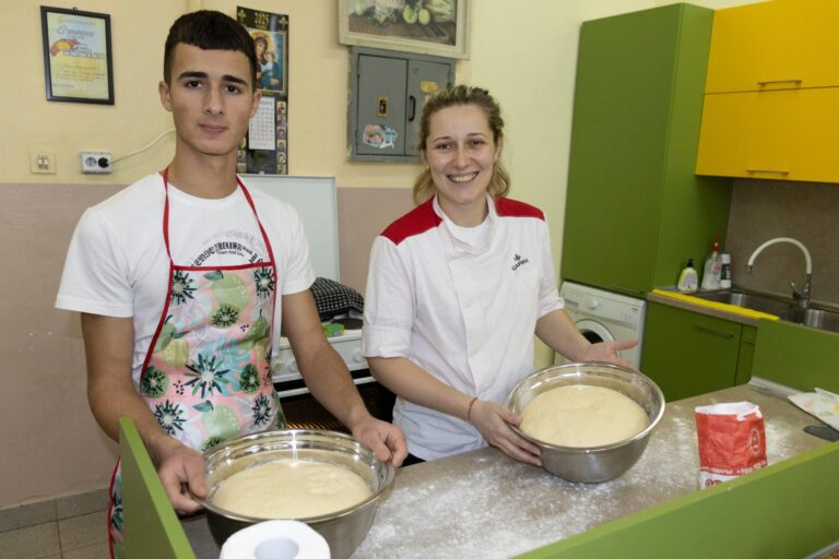 Шеф Царина Цанева с вдъхновяващо гостуване в СУ „Ангел Каралийчев“