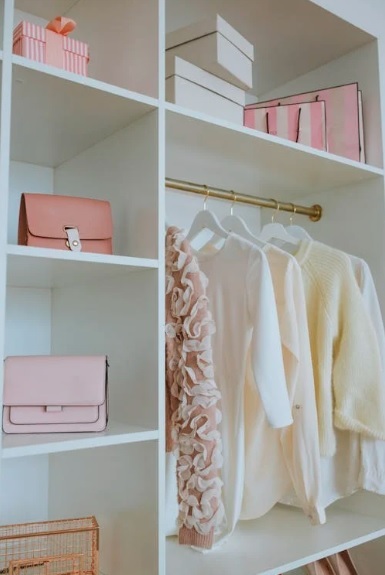 Как да направим спалнята удобна с покупката на гардероб?