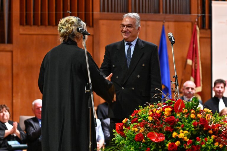 Горещи новини | Адвокат Йордан Цветанов и проф. Милко Палангурски получиха високи отличия от адвокатурата в България