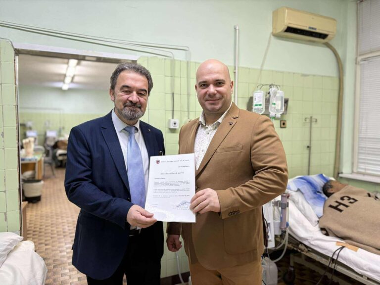 Горещи новини | 1,5 тона храни подари на пациенти на хемодиализа бизнесменът Галин Борисов