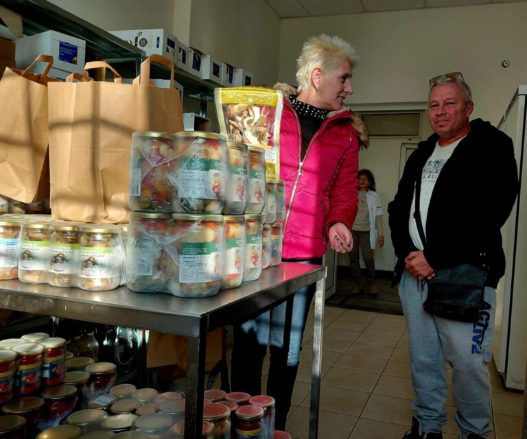 Общество | Производители от Поликраище направиха  дарение на болницата в Горна Оряховица