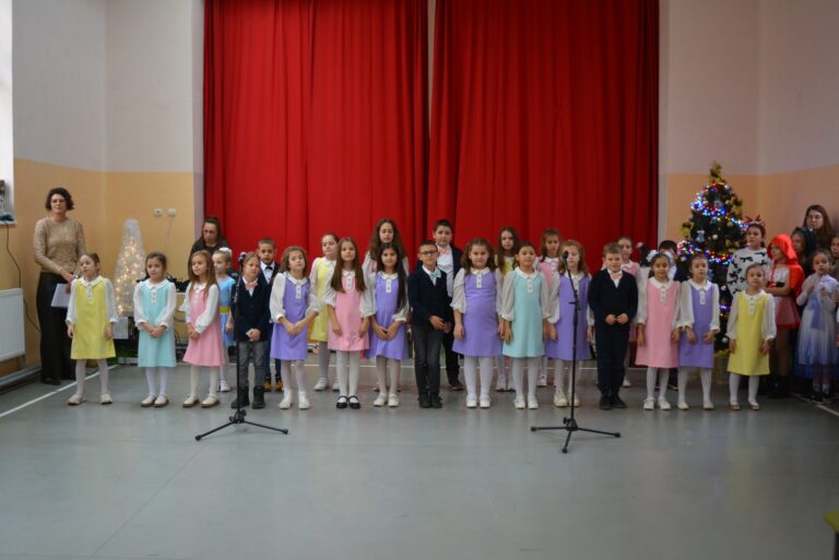 Община Павликени зарадва 33 деца от приемната грижа с пъстър празник