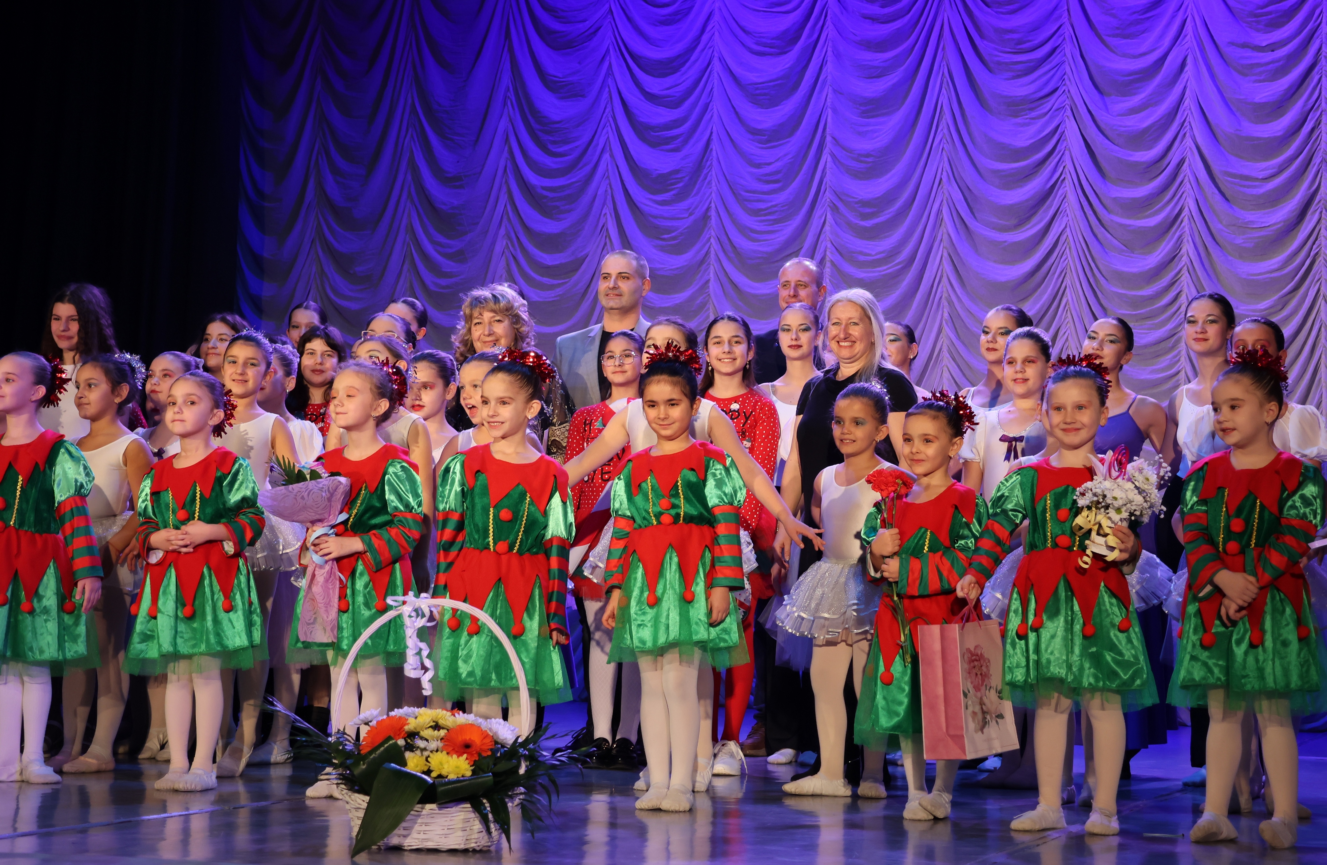 На спектакъл „Тиха нощ, свята нощ“ се радва лясковската публика