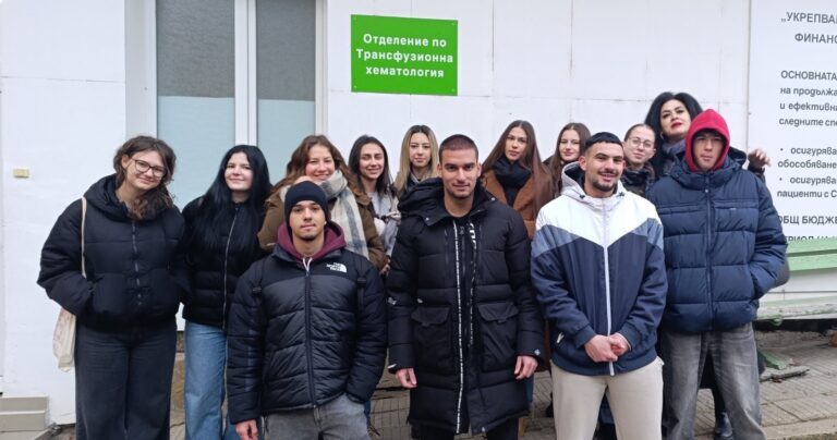 Горещи новини | Ученици от ПЕГ „Проф. д-р Асен Златаров“ дариха кръв