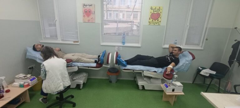 Ученици от ПЕГ „Проф. д-р Асен Златаров“ дариха кръв