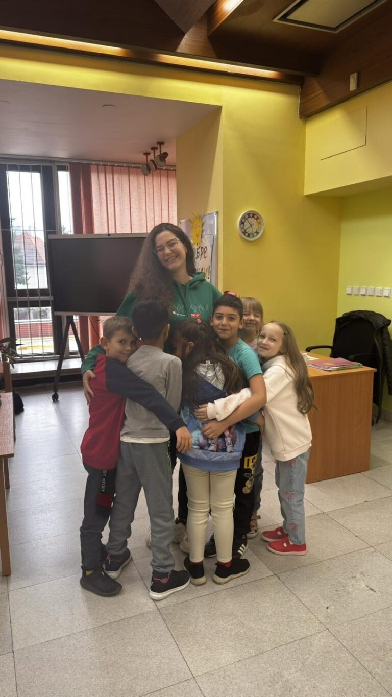 Студентки от ВТУ на практика в Българското училище в Прага