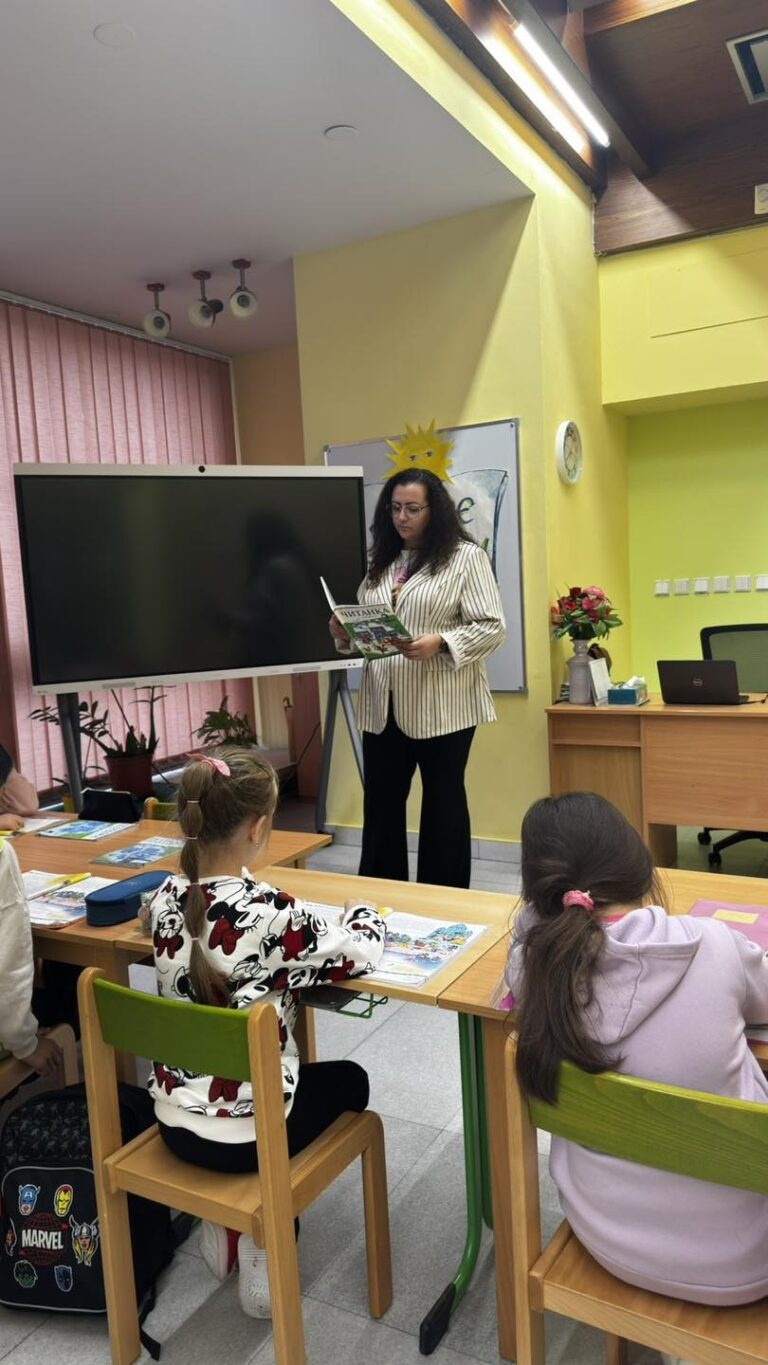 Студентки от ВТУ на практика в Българското училище в Прага