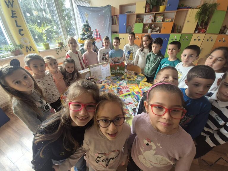 Общество | Ученици от най-голямото търновско училище се  включиха в инициативата „Маратон на добротата“