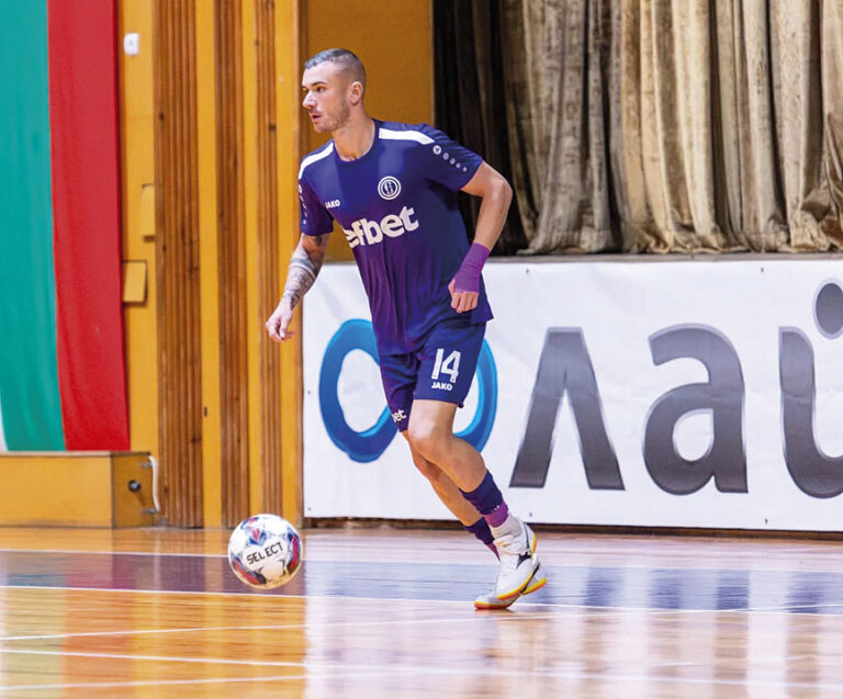 Спорт | Футзал клуб “Етър” вкара 10 гола на ЦСКА за две победи