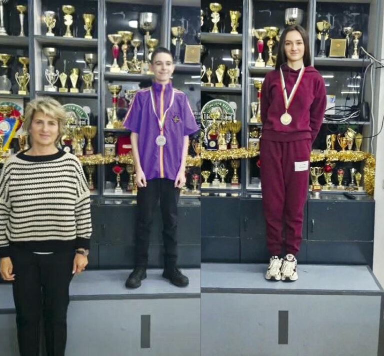 Спорт | Златни медали за стрелците на “Етър-100”, Весела Лечева връчва отличията