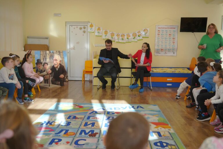 12 книги за известни българи издава „Миролюбие“, първата е за Колю Фичето