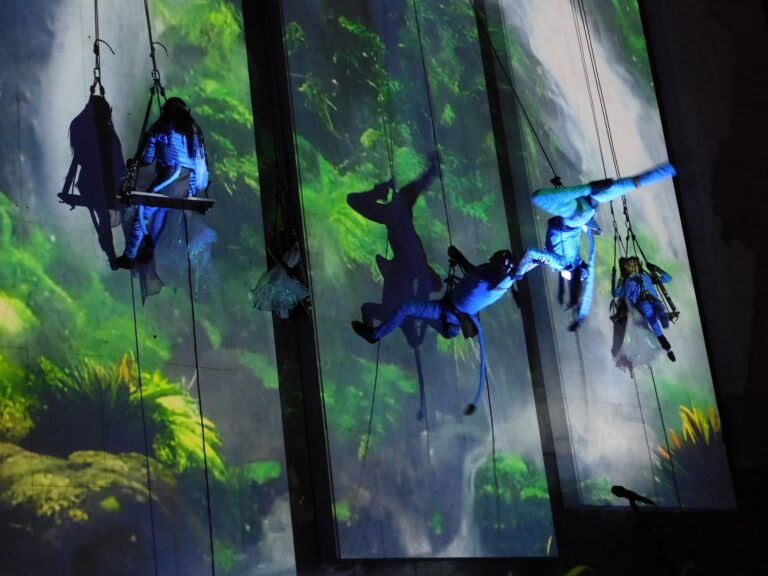 С „Приказка в небето“ грейнаха коледните светлини във В. Търново